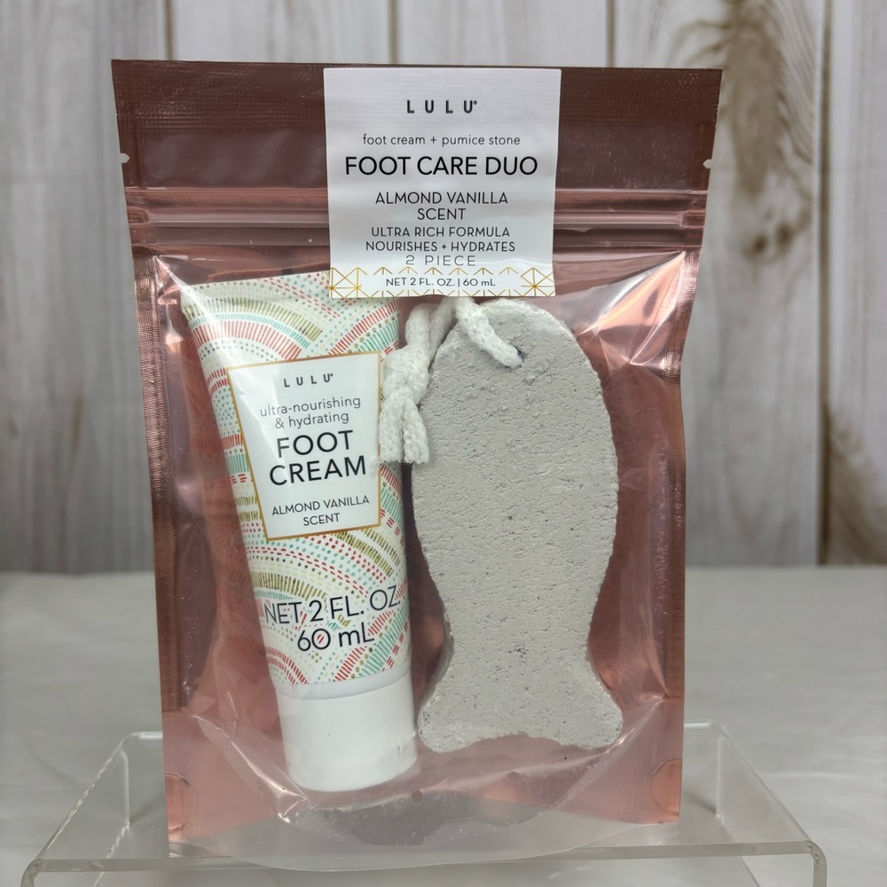 Ultra Nourishing Hydrating Foot Cream Lava Rock Pumice Stone Almond Vanilla 2oz
